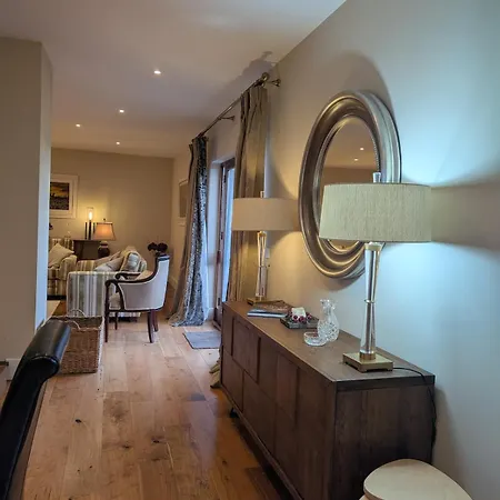 Two Bedroom With Views Of The Curragh Apartmán *