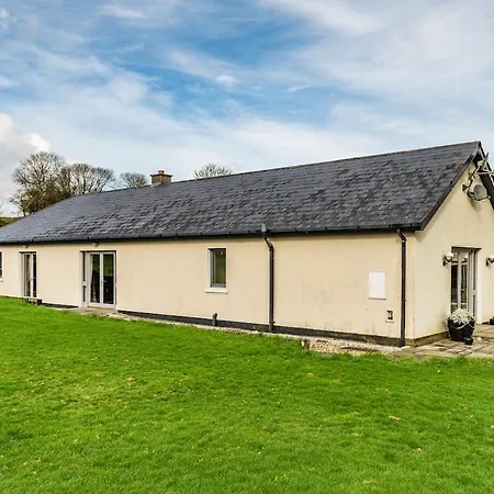 Two Bedroom With Views Of The Curragh * Erindale