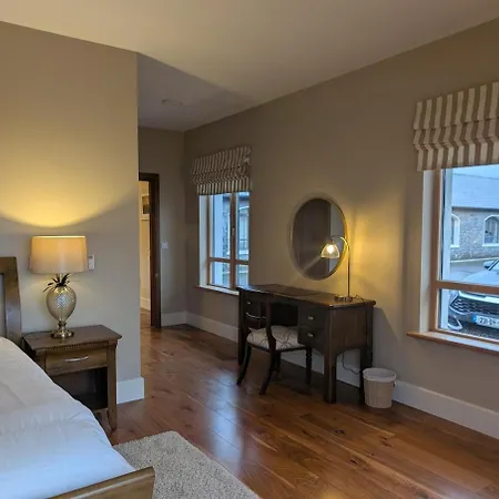 Two Bedroom With Views Of The Curragh